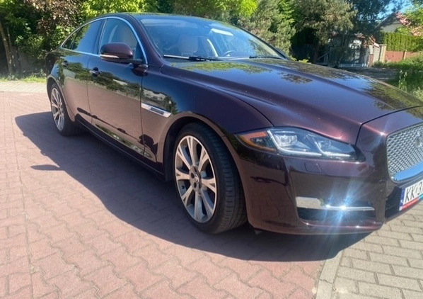 Jaguar XJ cena 48000 przebieg: 231000, rok produkcji 2010 z Radom małe 154